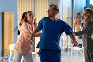 Na dobre i na złe odc. 955. Maks Beger (Tomasz Ciachorowski), Majka (Katarzyna Wuczko)