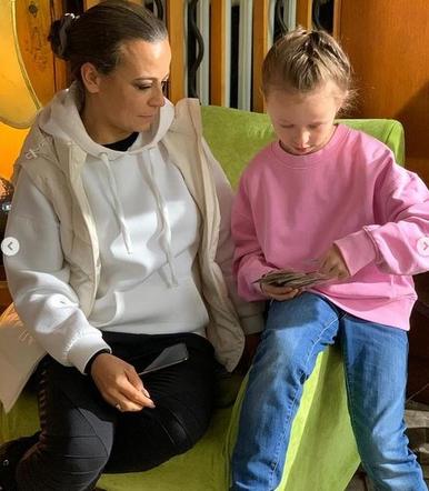 M jak miłość nowy sezon po wakacjach. Magda (Anna Mucha), Nadia (Mira Fareniuk)
