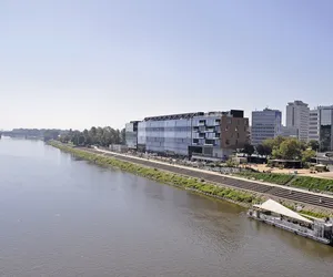 Nowa siedziba WTW i budynek hotelowo-biurowy The Tides nad Wisłą w Warszawie