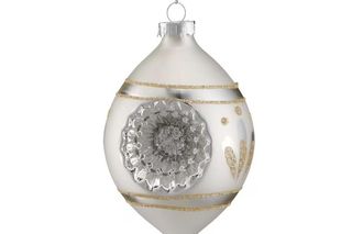 Biało-srebrne ozdoby choinkowe