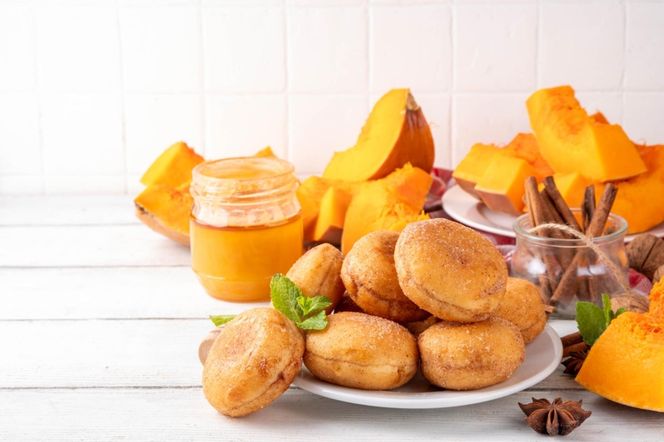 Jesienny sposób na pączki. Dodaje do nich ten składnik