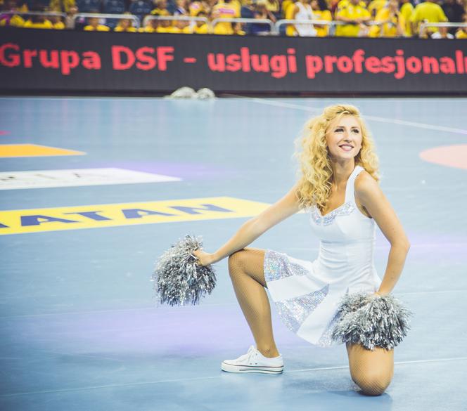 Dziewczyna z HASAO Show Dance & Cheerleaders
