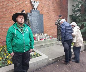Zapalono znicze dla rozstrzelanych mieszkańców Leszna. W rocznicę tragicznych wydarzeń [ZDJĘCIA]