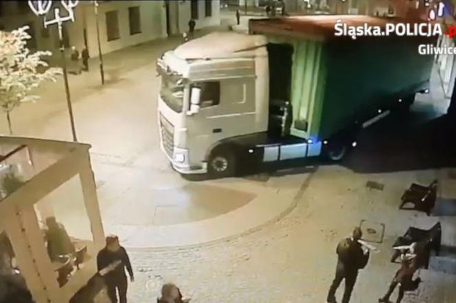 Gliwice: wjechał ciężarówką na rynek, bo… zabłądził [WIDEO]