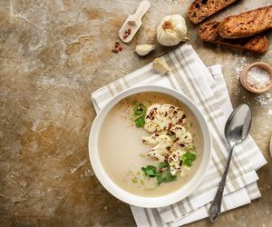 Do zupy kalafiorowej zawsze dodaję te 2 przyprawy. Dzięki nim ma wyrazisty smak i znika w okamgnieniu