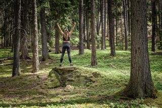 Nowy standard relaksu w objęciach natury. Sanktuarium odnowy w koronach drzew