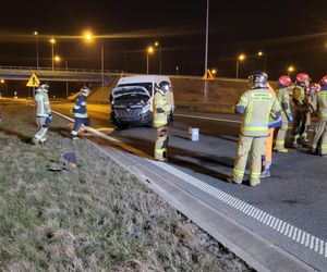  Kierowca busa usnął za kółkiem. Kolizja przy węźle na S5 niedaleko Śmigla