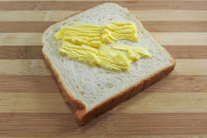 Masło czy margaryna: co jest zdrowsze? Co do ciasta, a co do smarowania chleba?