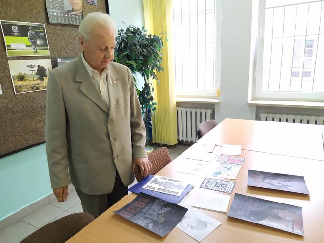 Pocztówki trafiły 1 września na ręce kapitana Ryszarda Chraniuka, prezesa Koła Miejskiego Związku Kombatantów RP