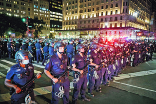 $6 mln za szarpanie przez policję