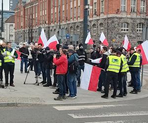 Protest rolników w Olsztynie. Nie zgadzają się importowi ukraińskiego zboża do Polski [ZDJĘCIA]