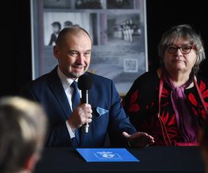 Spotkanie z bohaterami zdjęć odnalezionych po 50 latach w piwnicy MDK „Łazienkowska”