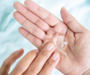 Ten żel odżywi twoją cerę po zimie. Kosztuje grosze, a działa lepiej niż drogie zabiegi