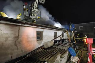 Nocny pożar hali produkcyjnej koło Lublina. Straty wstępnie oszacowano na 600 tys. zł