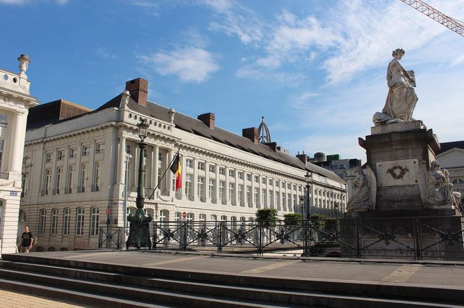  Plac Męczenników (Place des Martyrs)