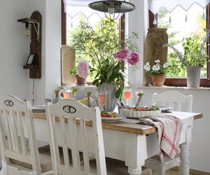 Wyjątkowy mazurski dom Moniki i Dagmary – jadalnia z nastrojem