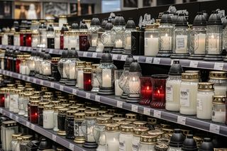 Ceny zniczy 2025 zaskakują. Gdzie kupisz najtaniej przed 1 listopada?