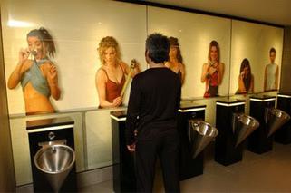 ZASKAKUJACE I SEKSOWNE TOALETY