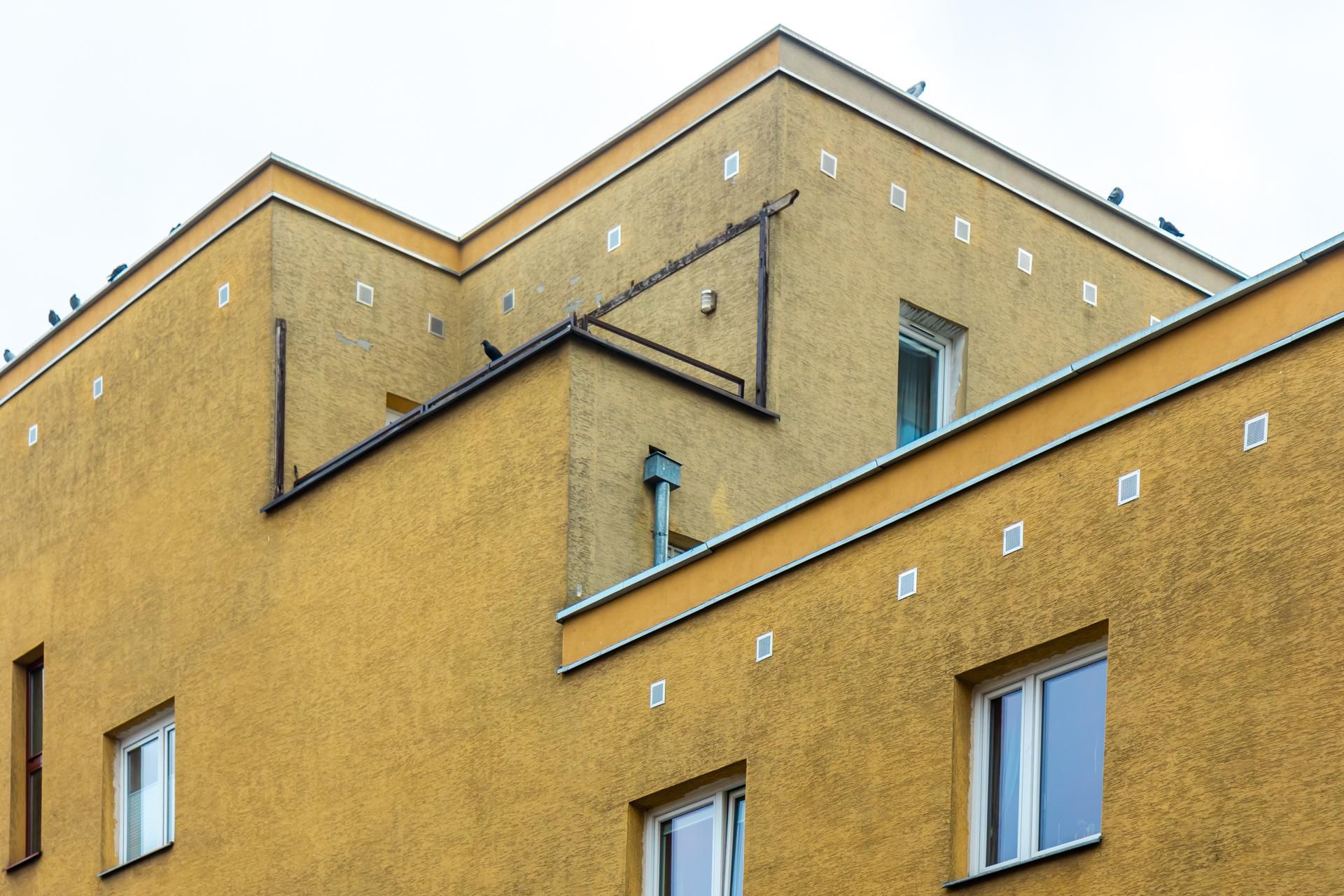 Blok na Madalińskiego 55 w Warszawie