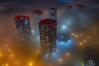 Osiedle Gwiazdy w Katowicach spowite mgłą