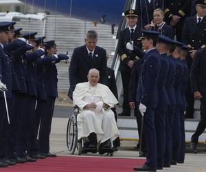 Papież na wózku inwalidzkim! Niepokojący stan zdrowia Franciszka