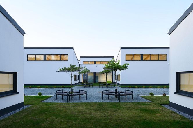 Szkoła w Rudzie Śląskiej, TKHolding