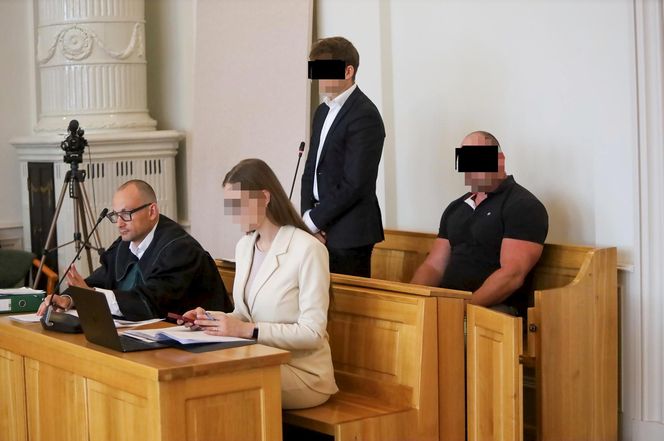 Syn konał na ulicy, a oni tylko stali!