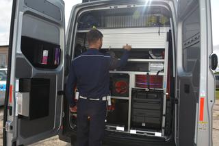 Volkswagen Crafter jako policyjny Ambulans Pogotowia Ruchu Drogowego