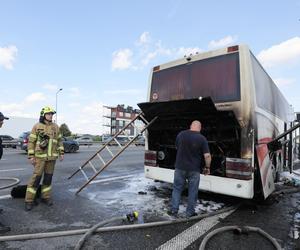 Autobus z dziećmi w środku zaczął się palić! Koszmar pod Warszawą