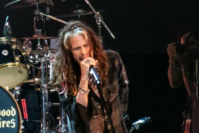 Steven Tyler wrócił na scenę! Jak radzi sobie wokalnie po problemach?