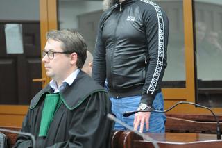 Artur M. jest oskarżony o zamordowanie Mariana. Zdjęcia z rozprawy przed słupskim sądem
