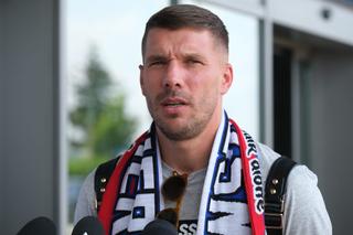 Lukas Podolski ma na koncie już cztery trumfy pucharowe w czterech różnych krajach. Piątego – w Polsce – nie będzie...