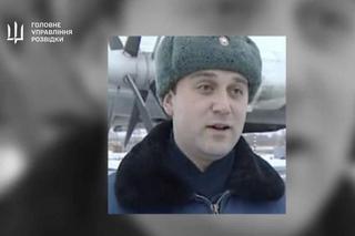 Zdjęcie majora Olega Stegaczowa na tle Tu-95