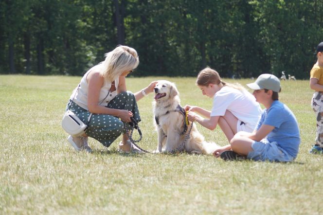 Psia radość i ludzkie serca. Myślęcinek pełen dobrych ludzi i ich czworonogów
