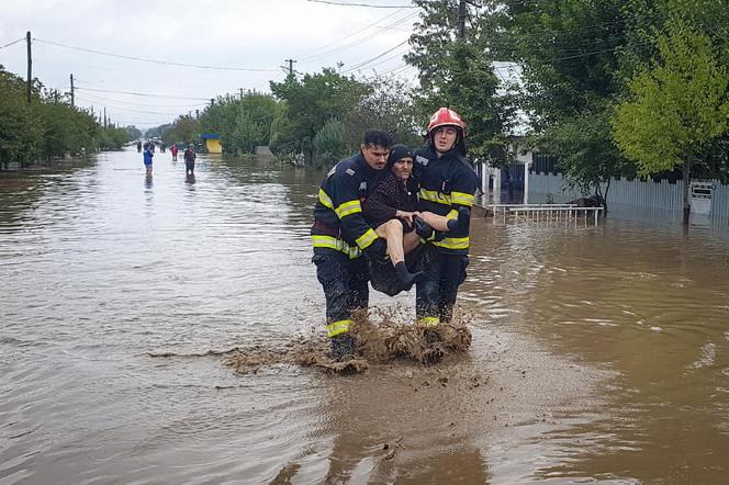 Ulewy i powodzie już zabijają! Cztery ofiary śmiertelne w Rumunii