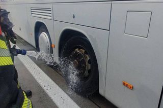 Pożar autokaru przewożącego dzieci na A4! Dramatyczne sceny pod Wrocławiem