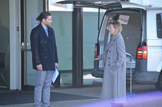 Pierwsza miłość, odcinek 4035: Marysia nie załatwi odszkodowania po pożarze w klubie Kingi? Wykiwają ją na pieniądze?