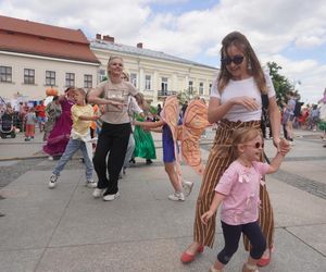 Święto Kielc 2025. Bajkowy korowód z Kopciuszkiem