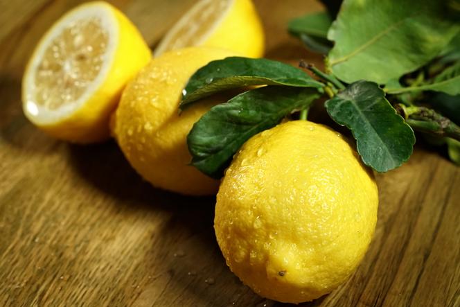 Cytryna i kwasek cytrynowy - dobrodziejstwa codziennej diety.