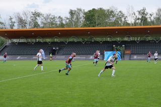 Iron Maiden i CANPACK zmierzyli się w piłkarskim pojedynku na stadionie Hutnika