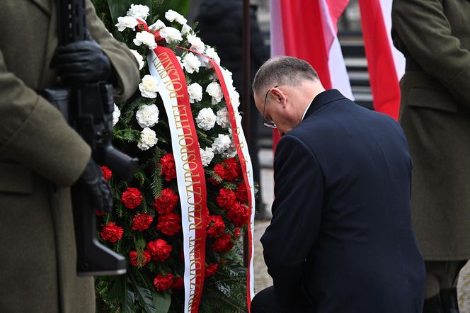 Warszawa. Prezydent Andrzej Duda złożył wieńce przed pomnikami Ojców Niepodległości