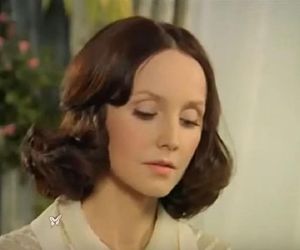 Dawno niewidziana legenda PRL-u pojawiła się na salonach. Tak dziś wygląda gwiazda Trędowatej 