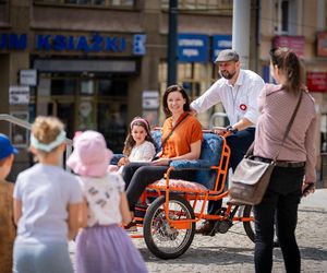   Tłumy na Starym Mieście w Olsztynie. Tak mieszkańcy świętowali Dzień Dziecka