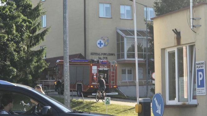 Nisko. Ogień trawił karetki 