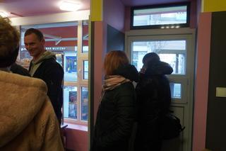 W Tłusty Czwartek w Olsztynie tłumy ustawiały się w kolejce po pączki rzemieślnicze [ZDJĘCIA]