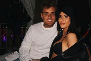 Roksana Węgiel i Kevin Mglej z dzieckiem na wakacjach