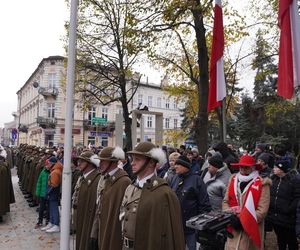  Uroczystości pod pomnikiem Józefa Piłsudskiego w Rzeszowie 