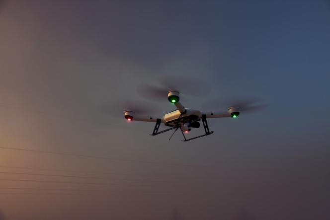 Jakie są zasady latania dronami?