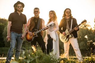 Brytyjska finezja w nowym singlu The Riverose. Posłuchaj I Want to Stay