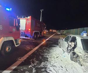 Pożar samochodu na S3 pod Skwierzyną. Na drugm pasie doszło do zderzenia